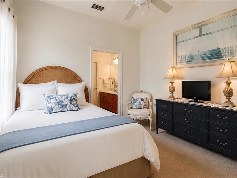 8263 Potomac Ln — Photo 43