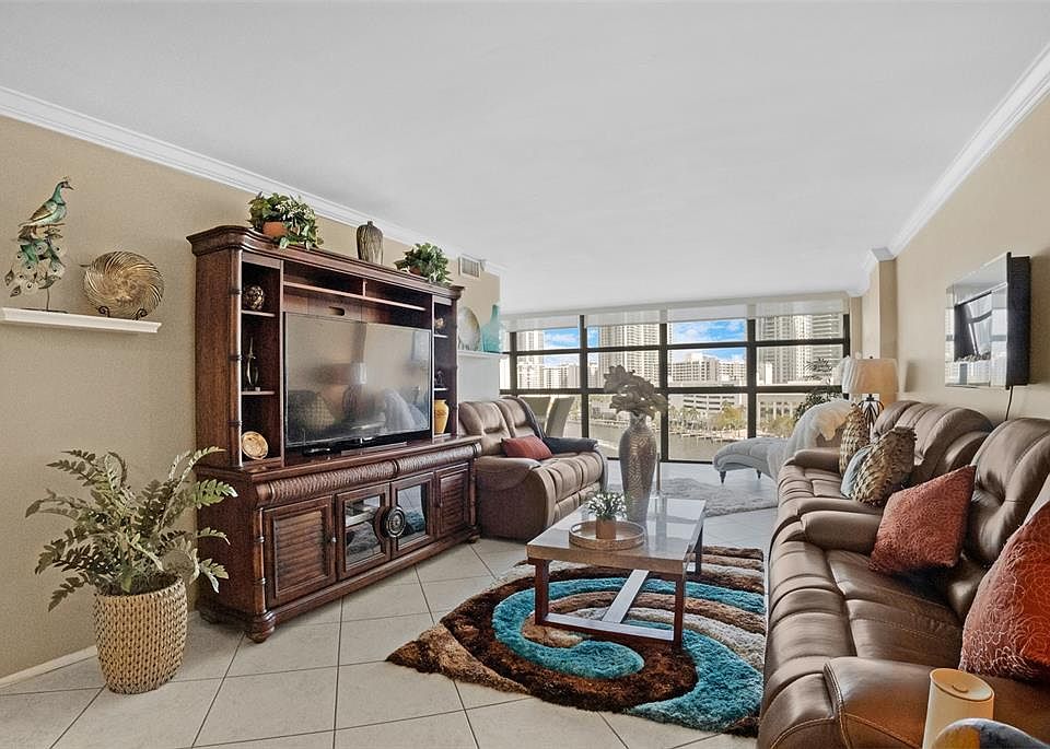200 Leslie Dr #915, Hallandale Beach, FL 33009 | MLS