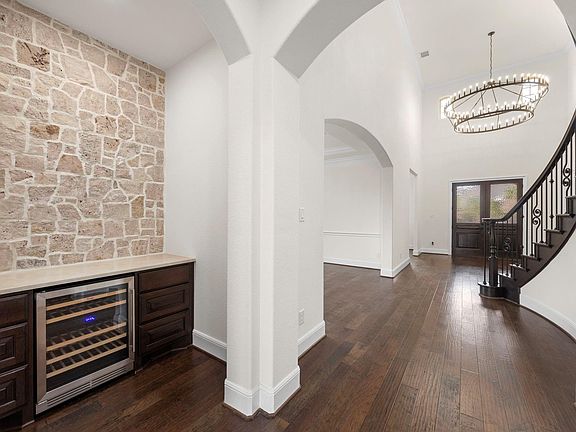 5th image of 8551 Tombron Grove Rd