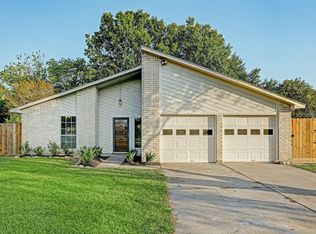 410 Tresch Ct, Webster, TX 77598