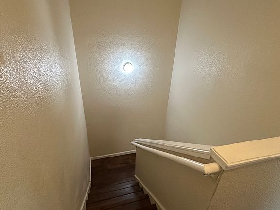 4th image of 700 Northfield Dr APT F