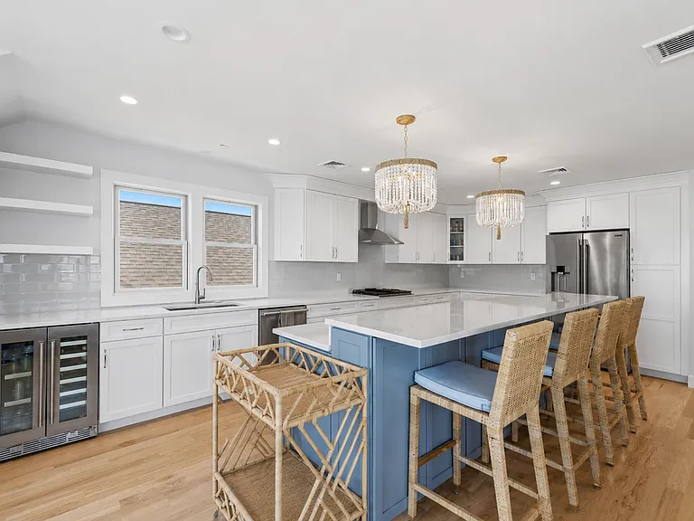 36 Virginia Ave — Photo 6