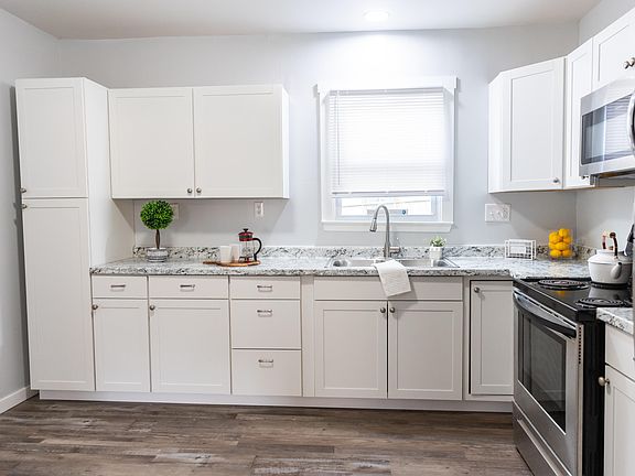 4th image of 825 W 29th St