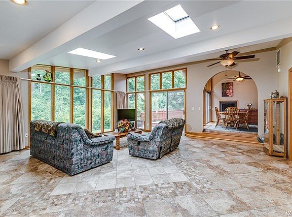 5th image of 2946 Madora Ct SE