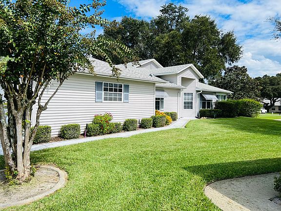 2nd image of 26030 Newcombe Cir