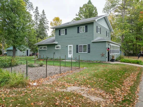 113 NW 10th St, Grand Rapids, MN 55744