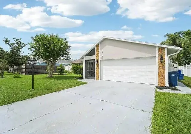 8124 Glenbrooke Pl — Photo 2