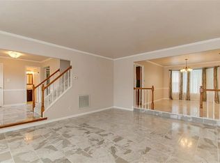 1476 Lake James Dr, Virginia Beach, VA 23464