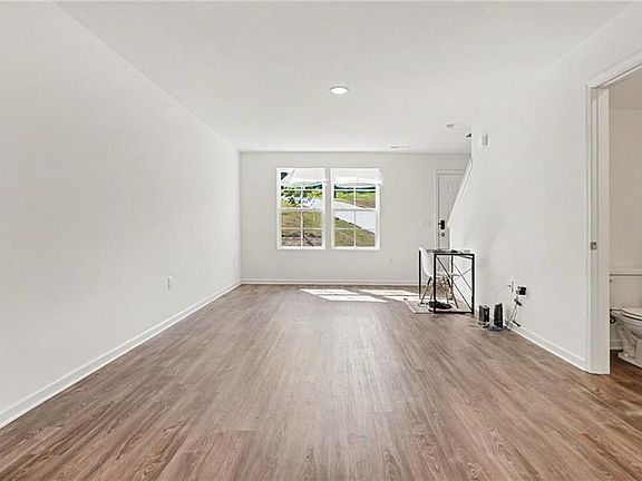4th image of 706 Ironwood Ct