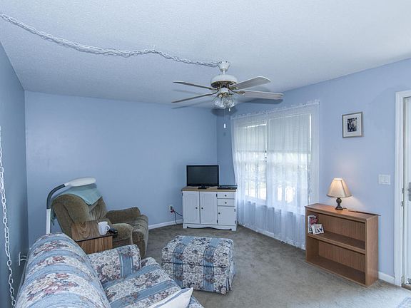 4th image of 103 Eliza Ln