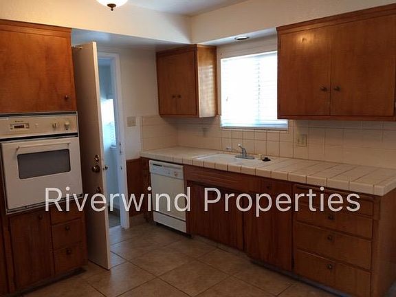 2nd image of 4737 Norm Cir