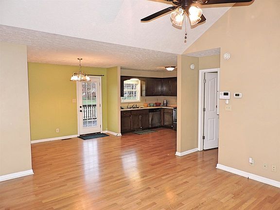3rd image of 3445 Foxrun Ln