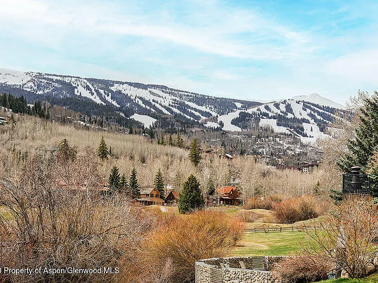 4000 Brush Creek Rd #9 — Photo 13