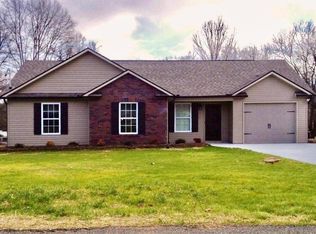 1904 McClain Dr, Knoxville, TN 37912