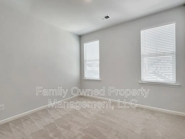 420 W Respite Ln — Photo 33