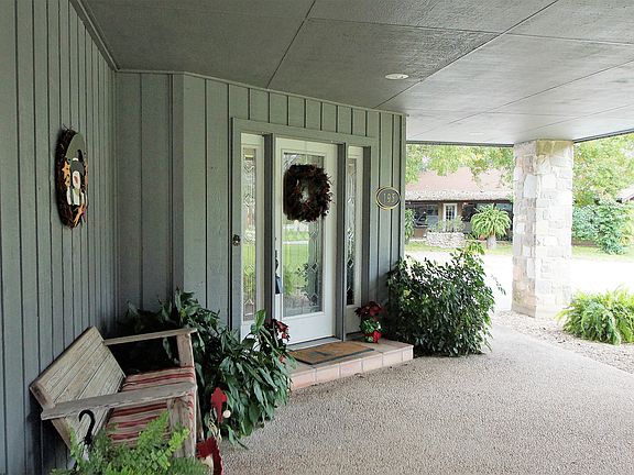 2nd image of 195 Royal George Cir
