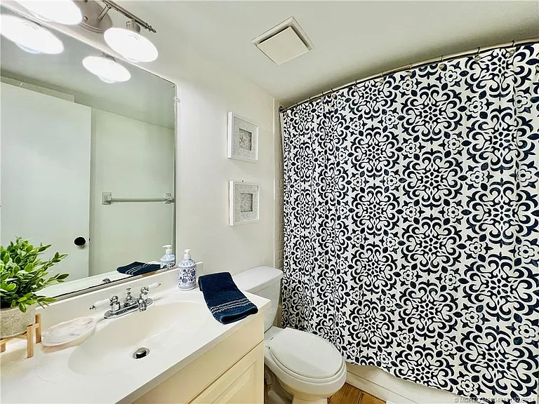 9400 S Ocean Dr #202 — Photo 35