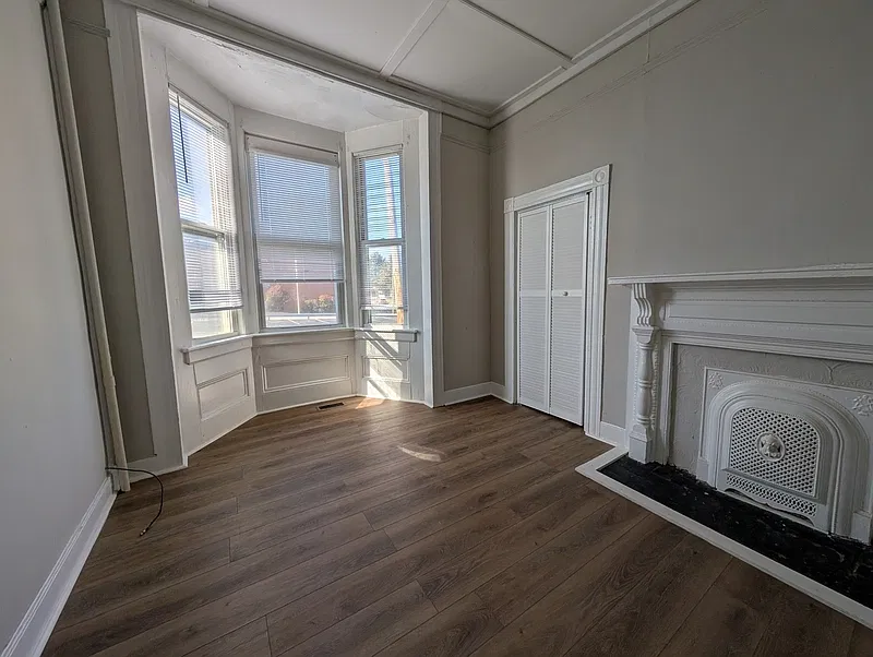 3 bed, 2.0 bath, $1,295 — Photo 4
