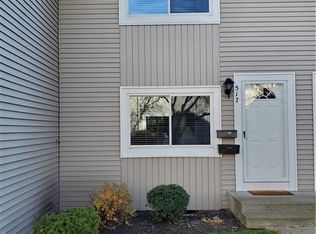 517 Eastbrooke Ln, Rochester, NY 14618