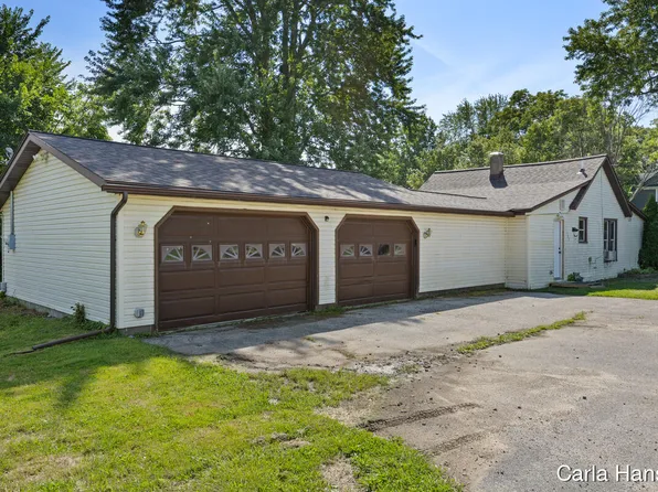 305 Crescent St, Watervliet, MI 49098