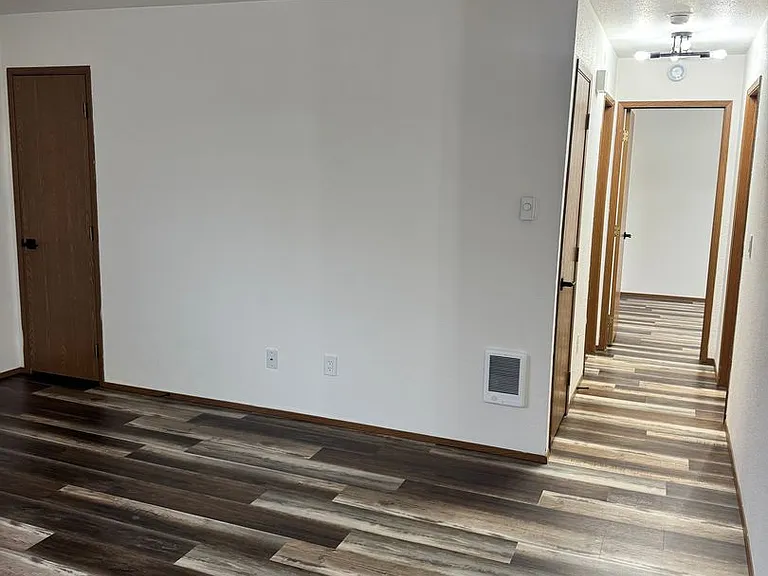 2109 N Walnut St — Photo 6