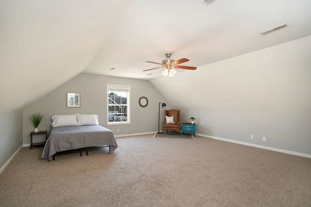 4 bed, $3,302 — Photo 3