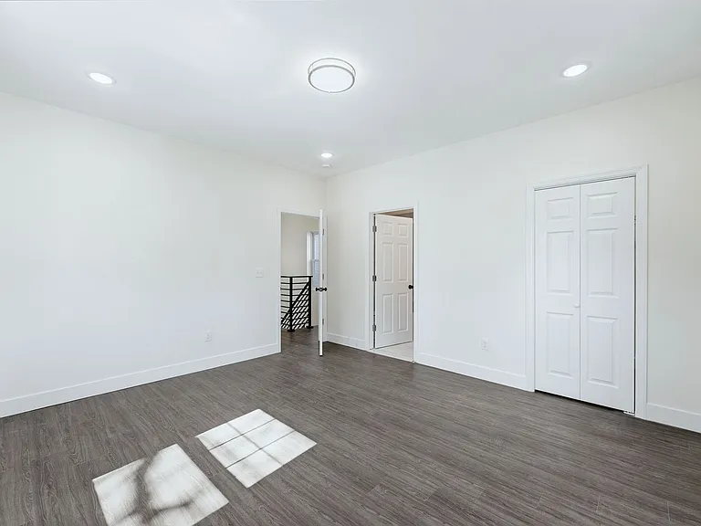 392 S 19th St #2 — Photo 14