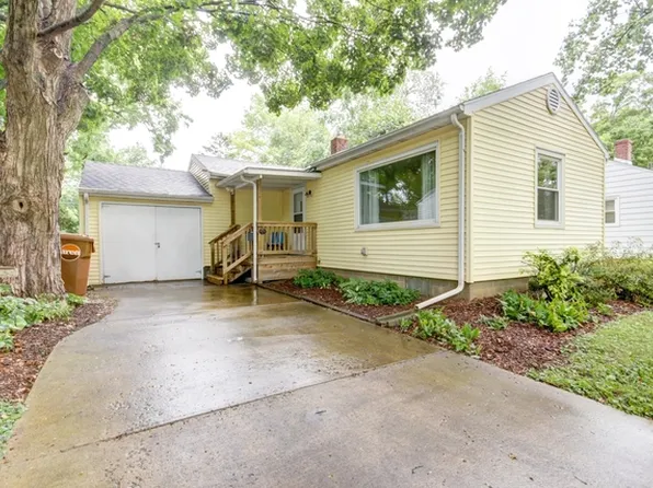909 W Columbia Ave, Champaign, IL 61821