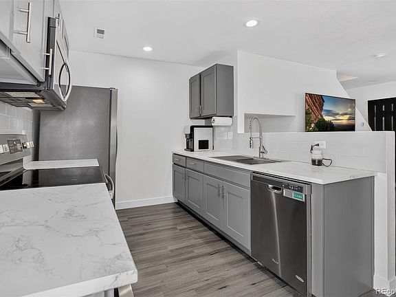 3rd image of 1347 Lark Avenue