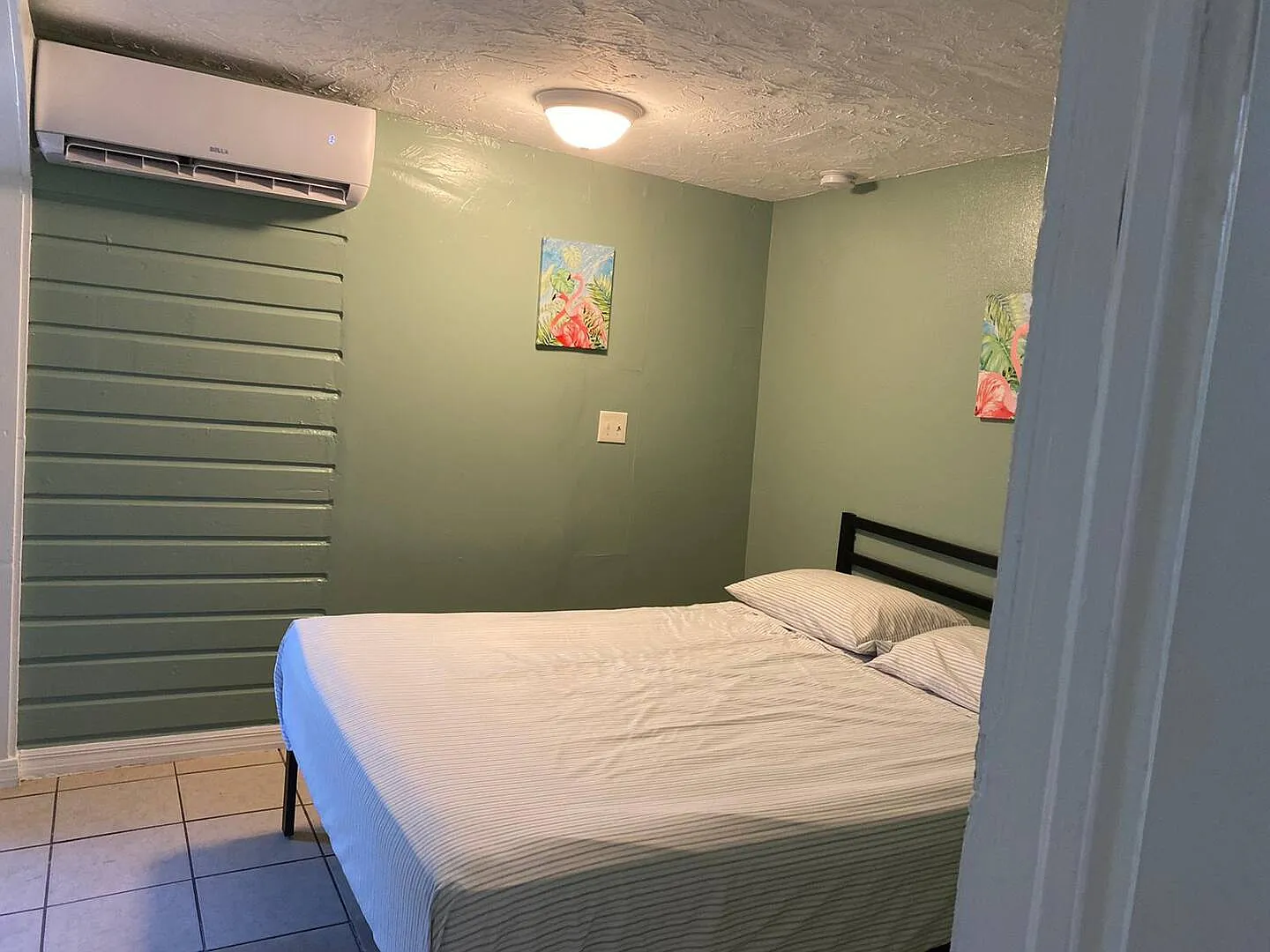 1 bed, 300 sqft, $2,000 — Photo 3