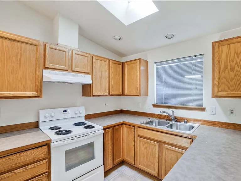 10506 57th Dr NE — Photo 5