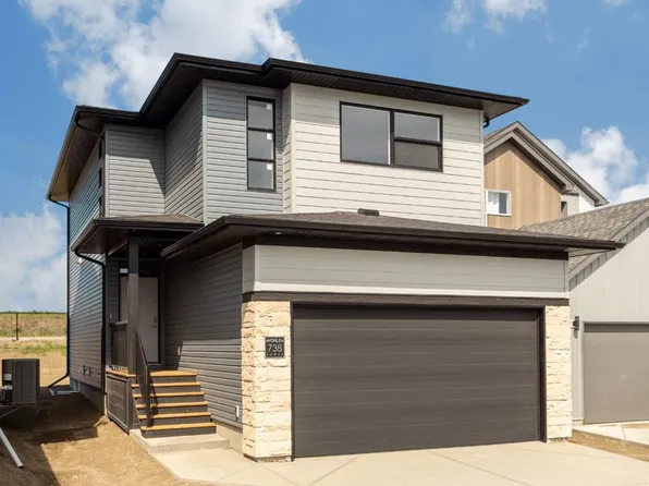 738 E Violet Pl W, Lethbridge, AB T1J 5V1
