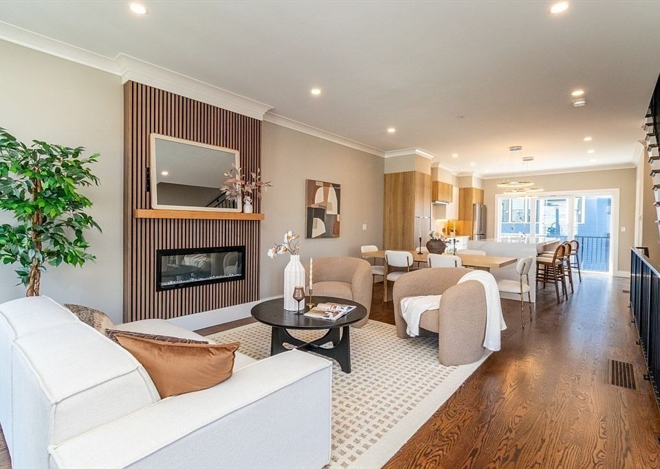 1st image of 15 Tanglewood Rd #D