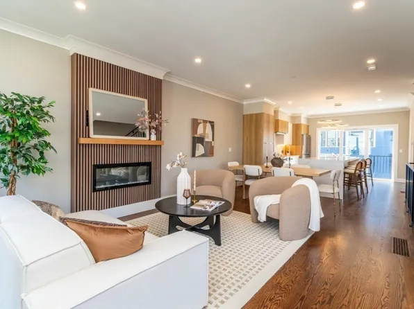 15 Tanglewood Rd #D, Dorchester Center, MA 02124