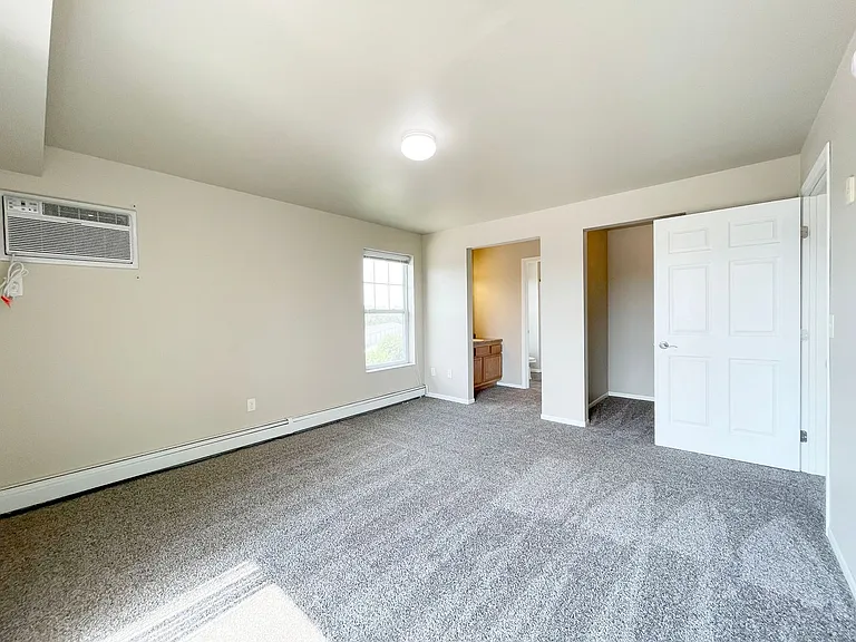 Willow Brooke Lodge Apartments — Photo 3