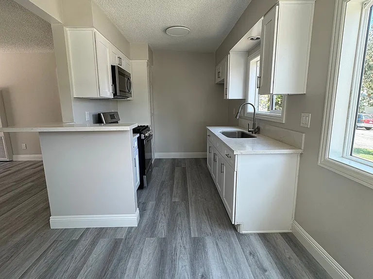 1605 W Shorb St #A — Photo 8