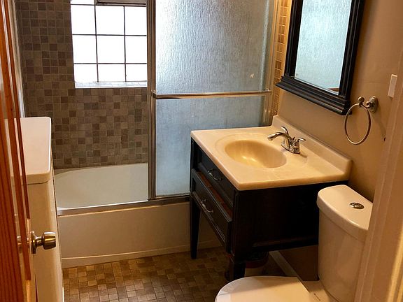 4th image of 5642 N Bernard St