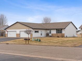 905 W Ridge Ct #7, New Richmond, WI 54017