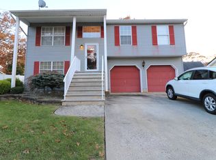 1911 Ravenwood Dr, Toms River, NJ 08753