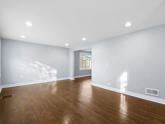 2nd image of 10639 S Forest Ave
