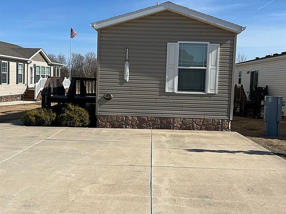 2nd image of 3200 Okoboji Ave Trlr 110