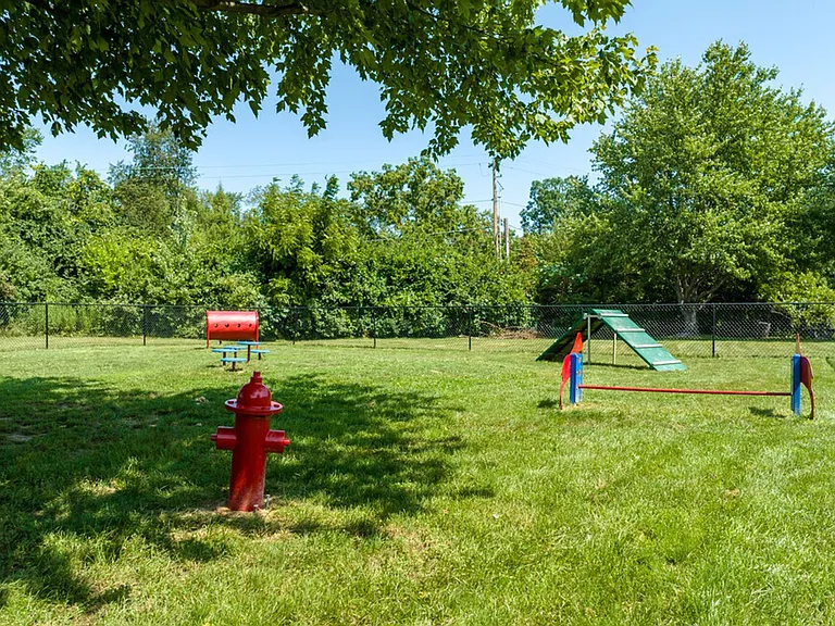 The Village on University — Photo 8