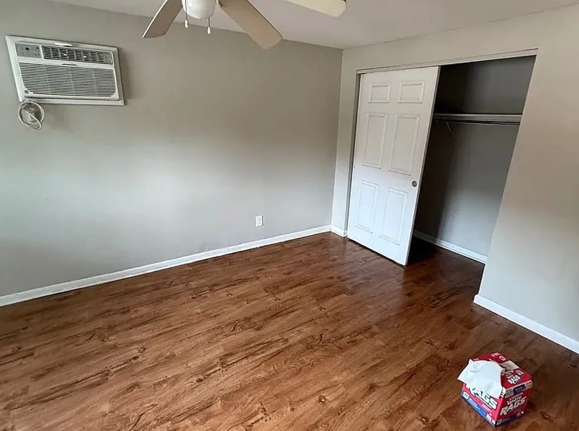 2367 Memorial Pkwy - unit 1 — Photo 3