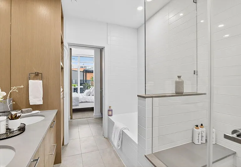 3389 Lakeshore Rd #209 — Photo 19