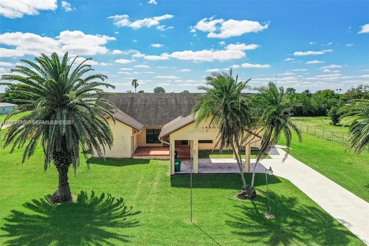4 bed, 3.5 bath, 2946 sqft, $6,500 — Photo 1