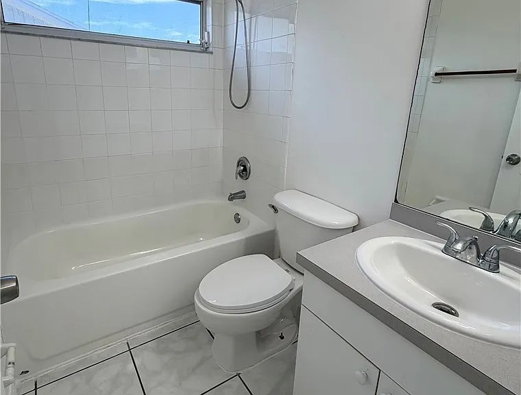 4346 SW 7th Pl — Photo 7