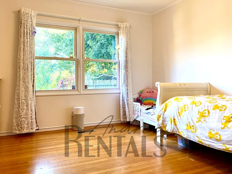 3239 Sylvan Ave — Photo 14