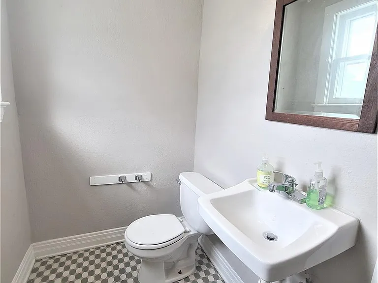 2211 Dorrington St — Photo 17