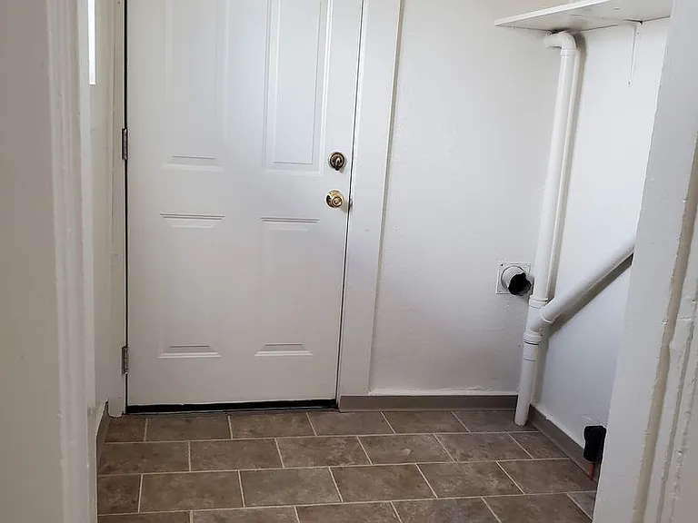 426 Richmond St — Photo 5