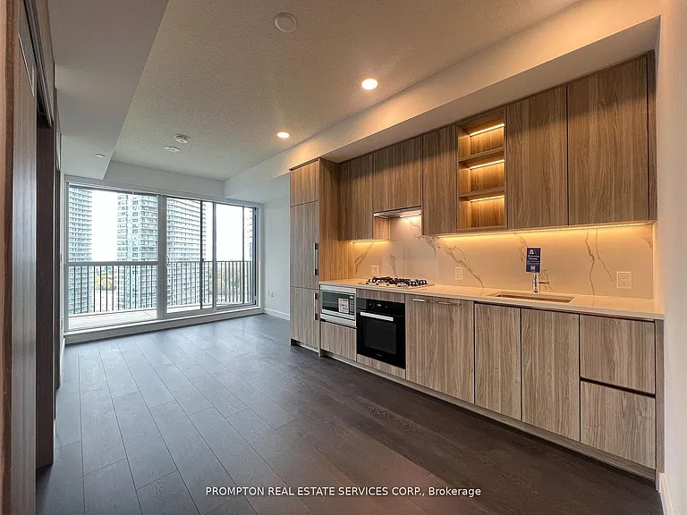 18 Esther Shiner Blvd #1112 — Photo 3